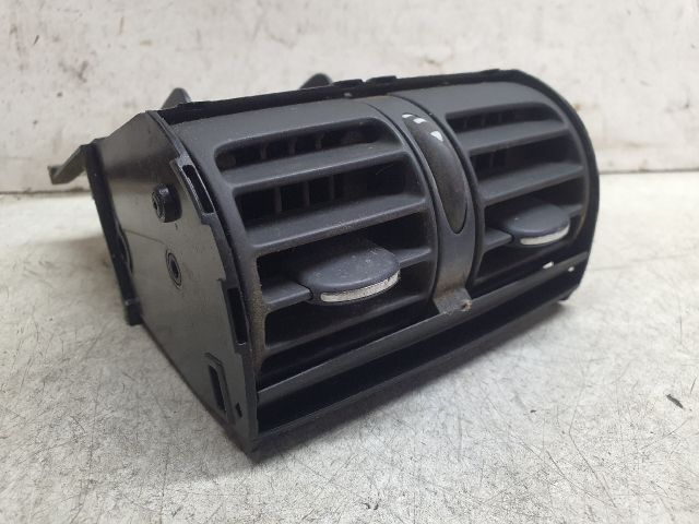 bontott MERCEDES-BENZ C-CLASS Középső Szellőző