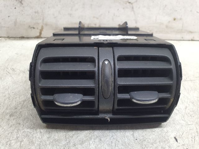 bontott MERCEDES-BENZ C-CLASS Középső Szellőző