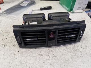 bontott MERCEDES-BENZ C-CLASS Középső Szellőző