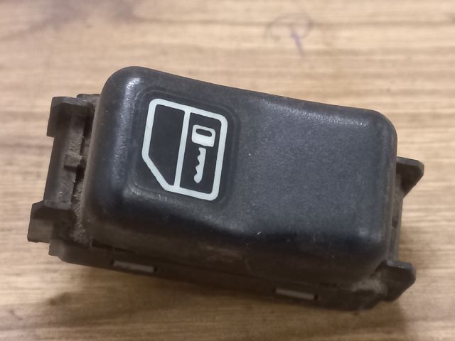 bontott MERCEDES-BENZ C-CLASS Központizár Kapcsoló