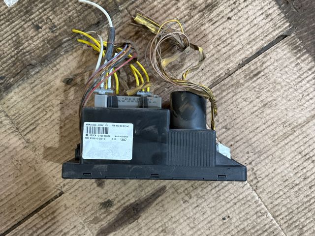 bontott MERCEDES-BENZ C-CLASS Központizár Motor (Pozíciófüggetlen)