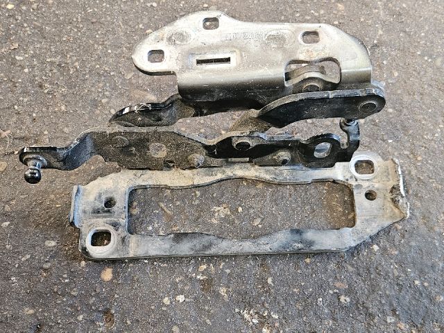 bontott MERCEDES-BENZ C-CLASS Motorháztető Bal Zsanér