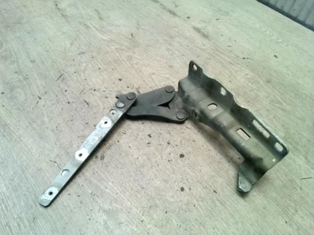 bontott MERCEDES-BENZ C-CLASS Motorháztető Bal Zsanér