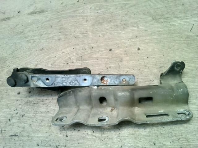 bontott MERCEDES-BENZ C-CLASS Motorháztető Jobb Zsanér