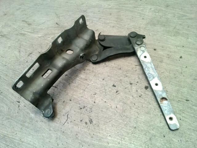 bontott MERCEDES-BENZ C-CLASS Motorháztető Jobb Zsanér