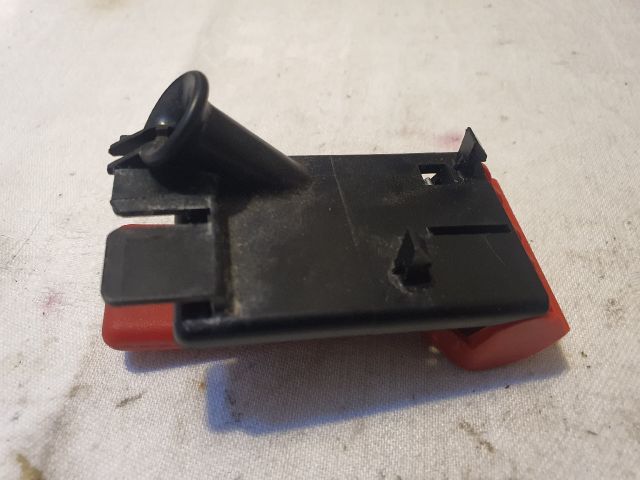 bontott MERCEDES-BENZ C-CLASS Motorháztető Nyitó Kar / Gomb