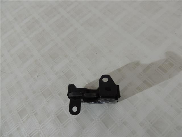 bontott MERCEDES-BENZ C-CLASS Motorháztető Zárszerkezet