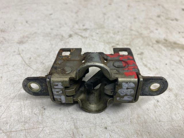 bontott MERCEDES-BENZ C-CLASS Motorháztető Zárszerkezet