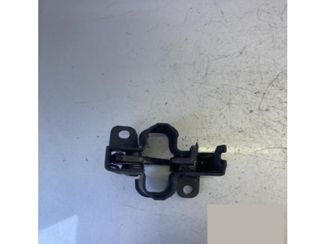 bontott MERCEDES-BENZ C-CLASS Motorháztető Zárszerkezet