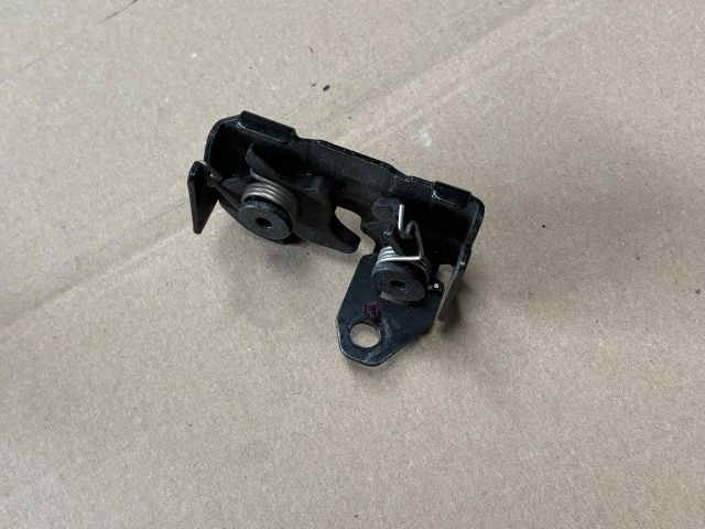 bontott MERCEDES-BENZ C-CLASS Motorháztető Zárszerkezet