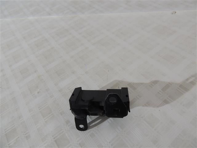 bontott MERCEDES-BENZ C-CLASS Motorháztető Zárszerkezet