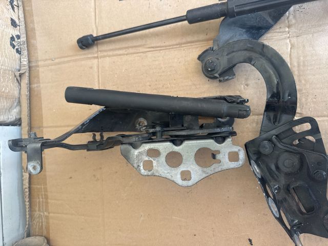 bontott MERCEDES-BENZ C-CLASS Motorháztető Zsanér Pár