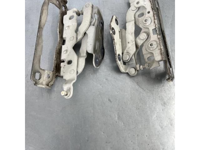 bontott MERCEDES-BENZ C-CLASS Motorháztető Zsanér Pár