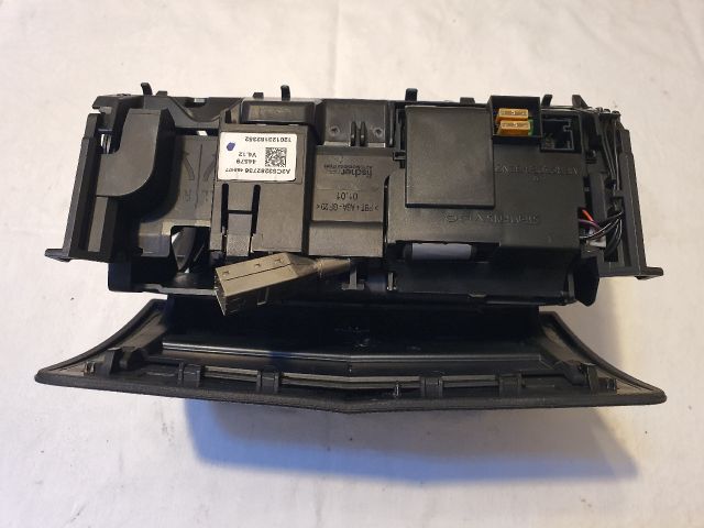 bontott MERCEDES-BENZ C-CLASS Multifunkciós Kijelző