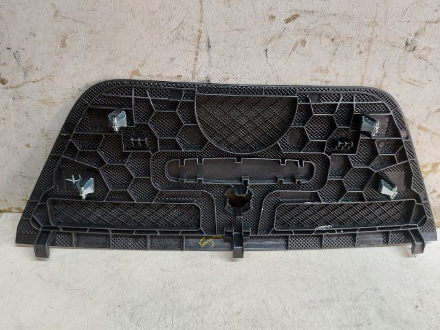 bontott MERCEDES-BENZ C-CLASS Műszerfal Középső Hangszóró Burkolat