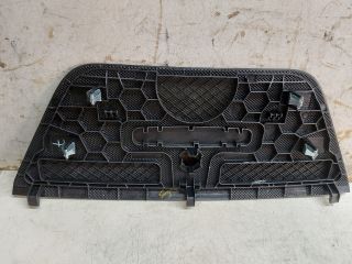 bontott MERCEDES-BENZ C-CLASS Műszerfal Középső Hangszóró Burkolat