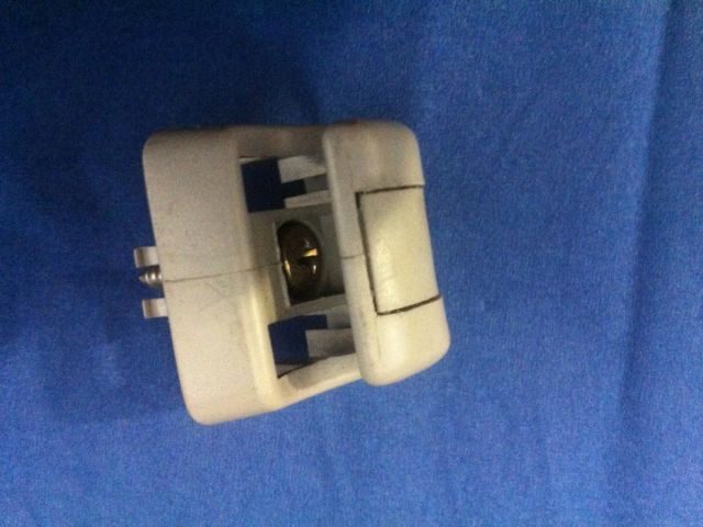 bontott MERCEDES-BENZ C-CLASS Napellenző Tartó (Pozíciófüggetlen)