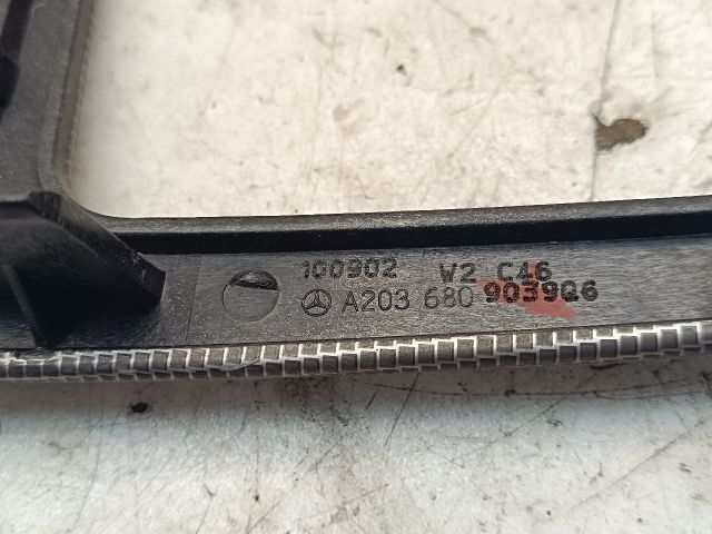 bontott MERCEDES-BENZ C-CLASS Rádió / CD Keret