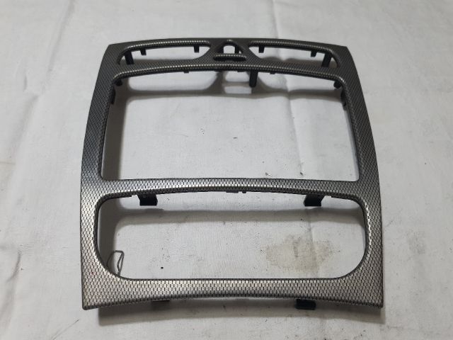 bontott MERCEDES-BENZ C-CLASS Rádió / CD Keret