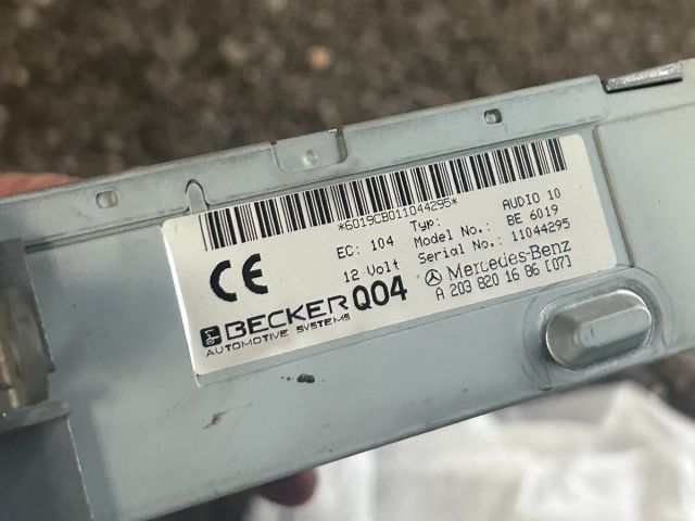 bontott MERCEDES-BENZ C-CLASS Rádió / CD