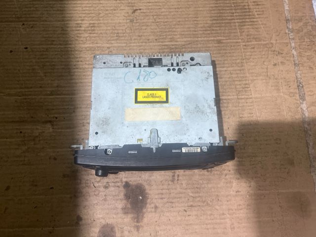 bontott MERCEDES-BENZ C-CLASS Rádió / CD