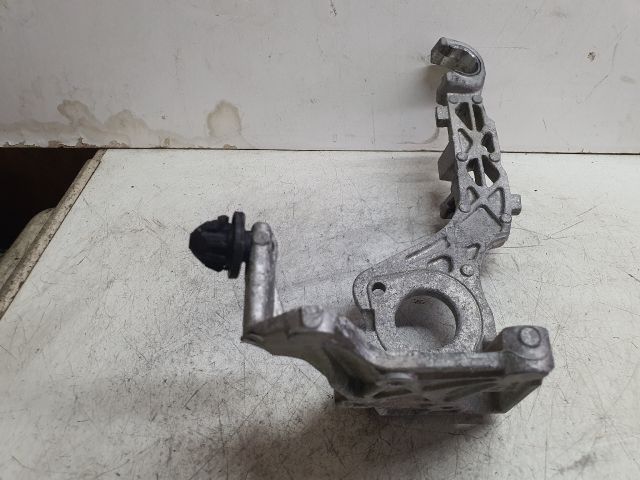 bontott MERCEDES-BENZ C-CLASS Tartó Bak