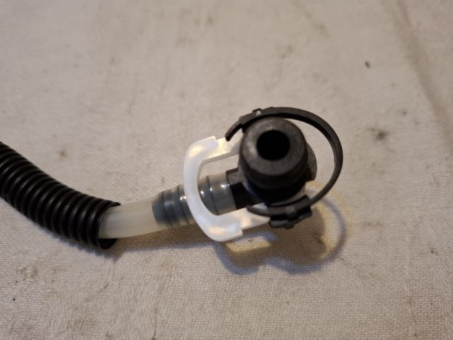 bontott MERCEDES-BENZ C-CLASS Üzemanyagcső