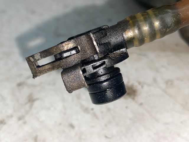 bontott MERCEDES-BENZ C-CLASS Üzemanyagszűrő Ház