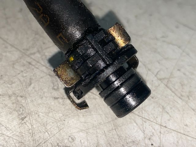 bontott MERCEDES-BENZ C-CLASS Üzemanyagszűrő Ház