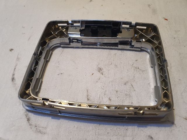 bontott MERCEDES-BENZ C-CLASS Váltószoknya Rögzítő Keret