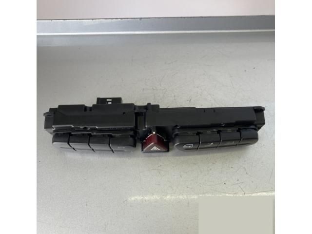 bontott MERCEDES-BENZ C-CLASS Vészvillogó Kapcsoló