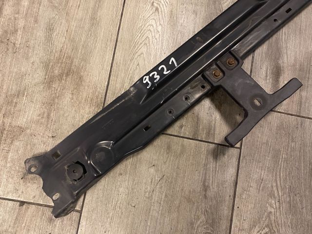 bontott MERCEDES-BENZ C-CLASS Vízhűtő Radiátor Tartó