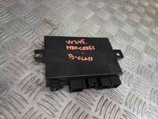 bontott MERCEDES-BENZ C-CLASS Vonóhorog Elektronika