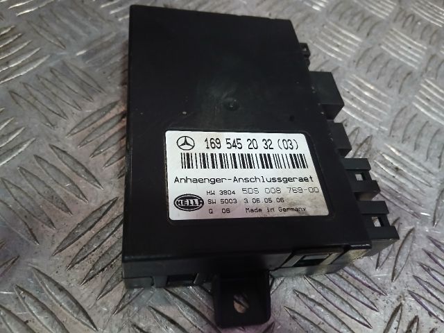 bontott MERCEDES-BENZ C-CLASS Vonóhorog Elektronika