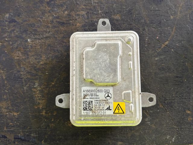 bontott MERCEDES-BENZ C-CLASS Xenon Trafó