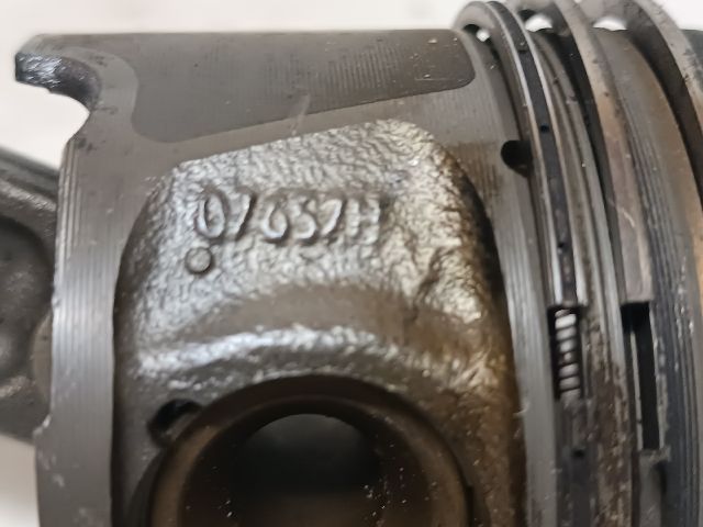 bontott MERCEDES-BENZ CITAN Dugattyú és Hajtókar