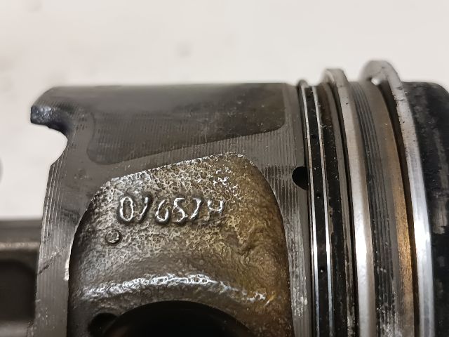 bontott MERCEDES-BENZ CITAN Dugattyú és Hajtókar