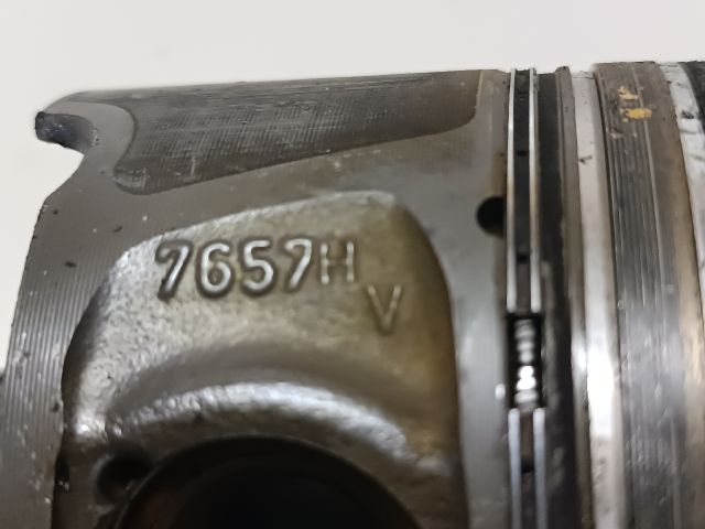 bontott MERCEDES-BENZ CITAN Dugattyú és Hajtókar