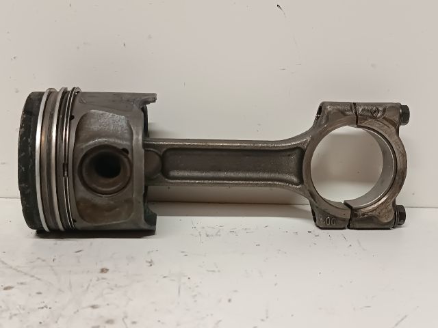 bontott MERCEDES-BENZ CITAN Dugattyú és Hajtókar