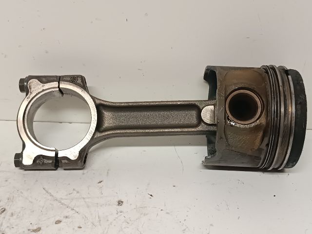 bontott MERCEDES-BENZ CITAN Dugattyú és Hajtókar