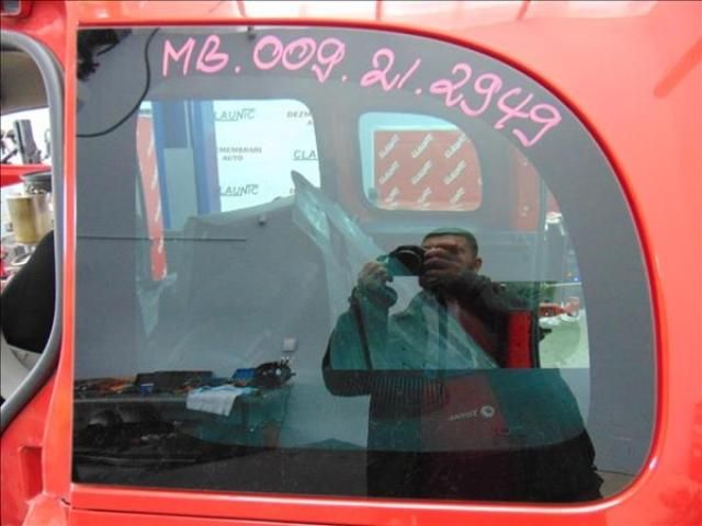 bontott MERCEDES-BENZ CITAN Bal C Oszlop Oldalablak Üveg