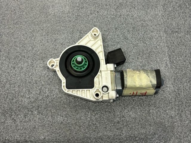 bontott MERCEDES-BENZ CLA Bal hátsó Ablakemelő Motor