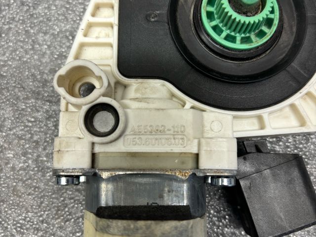 bontott MERCEDES-BENZ CLA Bal hátsó Ablakemelő Motor