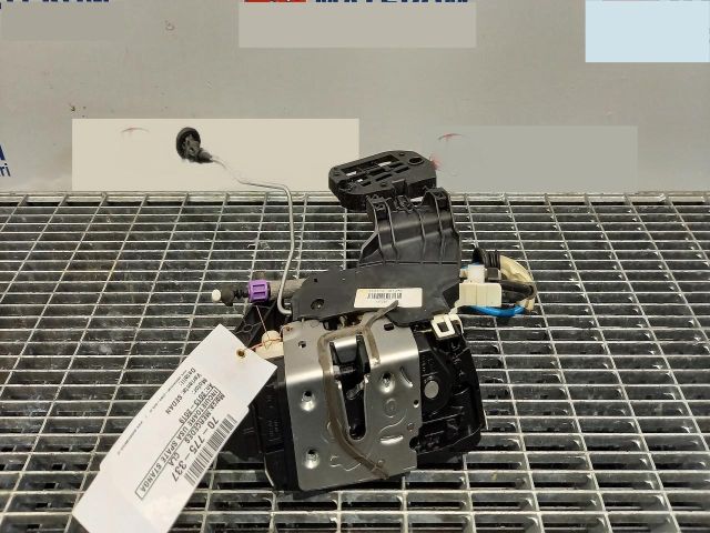 bontott MERCEDES-BENZ CLA Bal hátsó Ajtózár