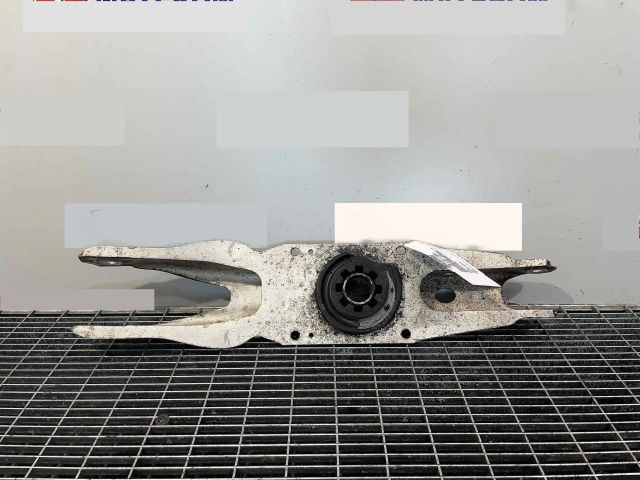 bontott MERCEDES-BENZ CLA Bal hátsó Alsó Lengőkar