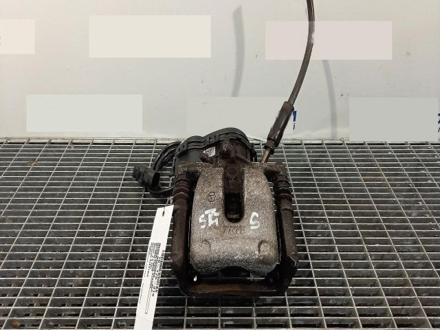 bontott MERCEDES-BENZ CLA Bal hátsó Féknyereg Munkahengerrel