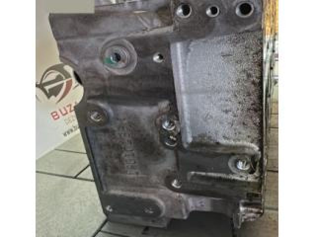 bontott MERCEDES-BENZ CLA Hengerfej