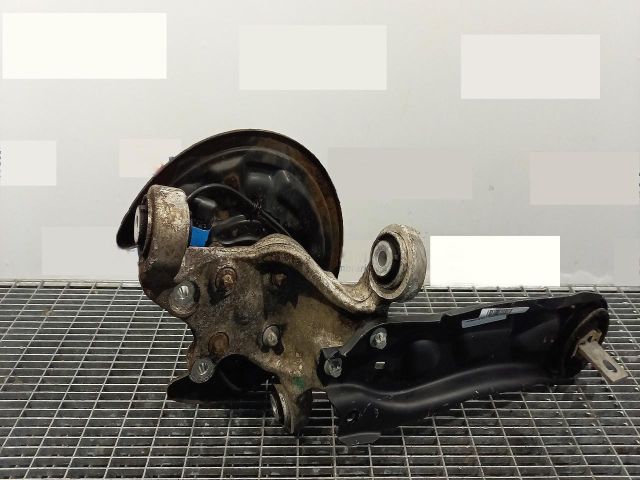 bontott MERCEDES-BENZ CLA Jobb hátsó Csonkállvány