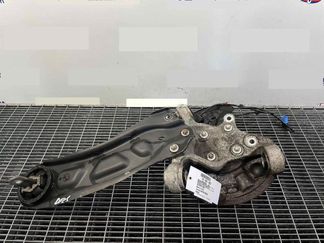 bontott MERCEDES-BENZ CLA Jobb hátsó Csonkállvány