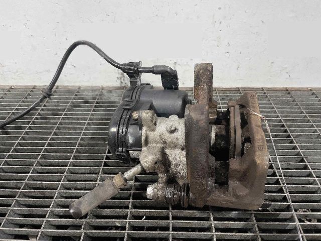 bontott MERCEDES-BENZ CLA Jobb hátsó Féknyereg Munkahengerrel